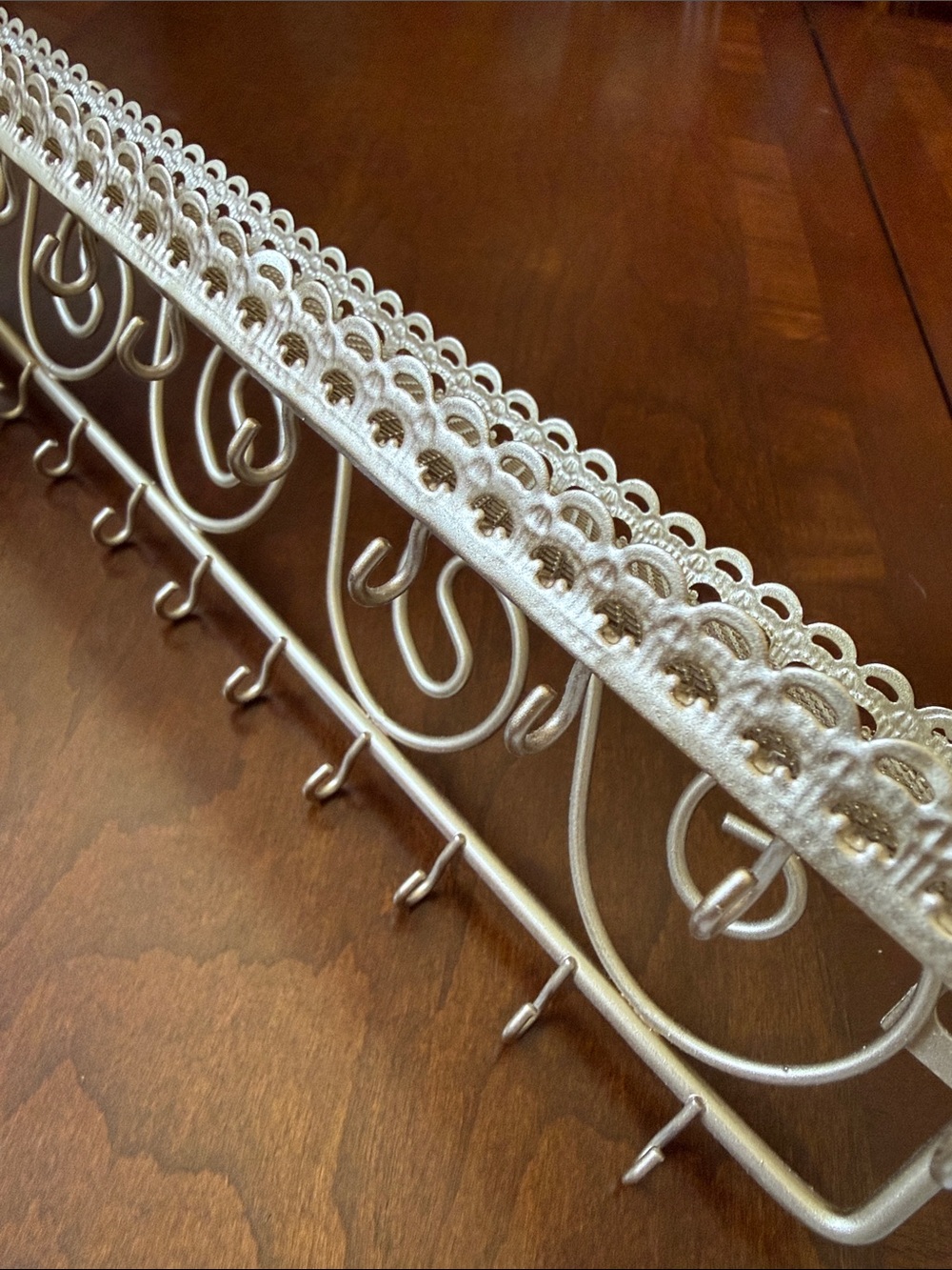 Ornate Metal Wall 25 Hook Rack Jewelry holder in Champagne Gold - Picture 4 of 6